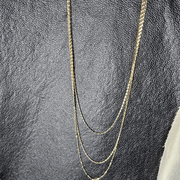 🪷Beautiful 40" Gold Tile Chain - Picture 6 of 9